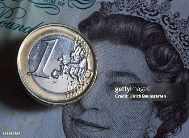 Symbol photo on the subject Brexit, European Union, Great Britain, etc. The picture shows a British pound banknote with the portrait of Queen...