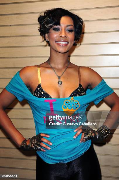 Singer Keri Hilson attends the 2009 PASTRY Mall Tour presented by Seventeen Magazine and Pastry at Aventura Mall on April 7, 2009 in Aventura,...
