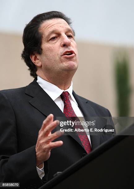 Peter Roth Producer 660 Warner Bros Pictures Animation Movies Stock Photos, High-Res ...