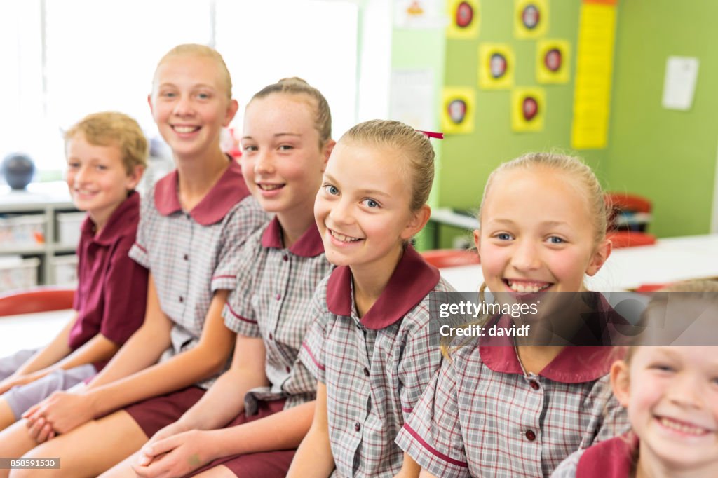 Grupo de estudantes da escola primária