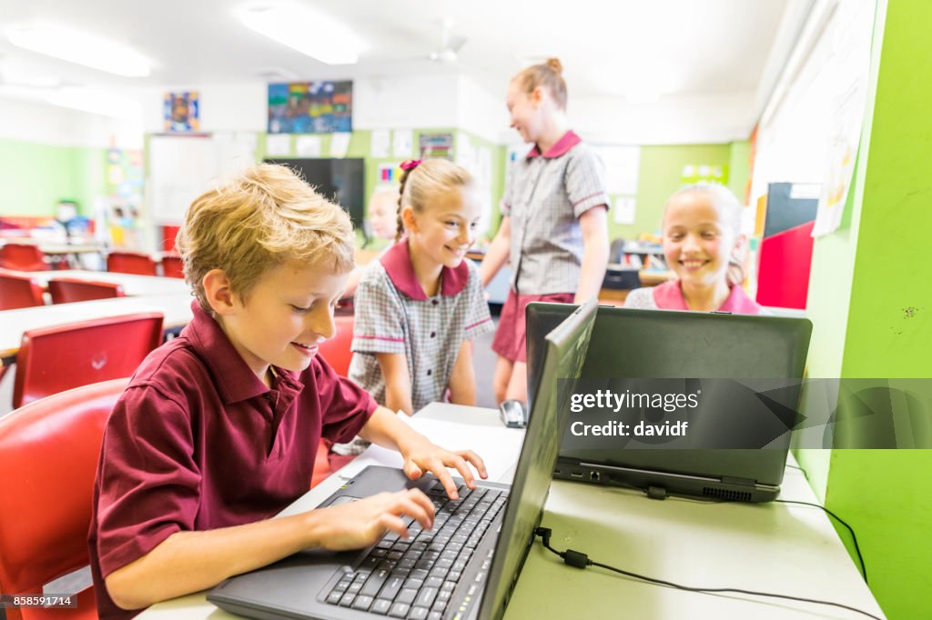 Onderwijs van basisschool studenten met behulp van Computers