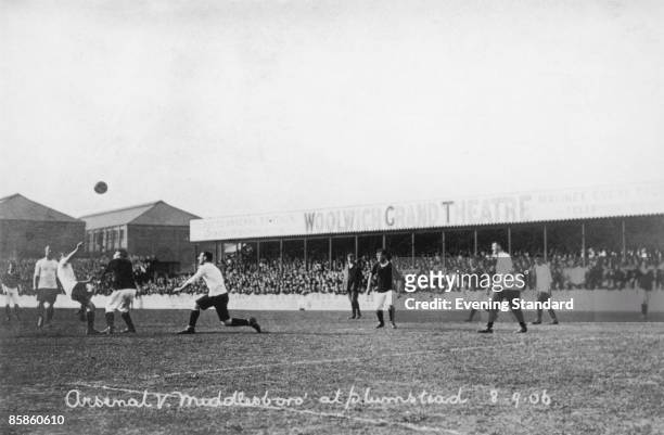 Arsenal play Middlesbrough at the Manor Ground in Plumstead, 8th September 1906. Originally named Woolwich Arsenal after the nearby Royal Arsenal,...