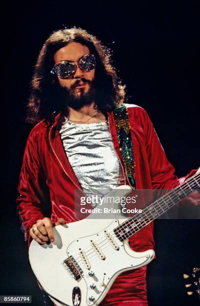 Phil Manzanera of Roxy Music wearing 'fly' sunglasses at the Royal College Of Art video studio in London on July 5 1972