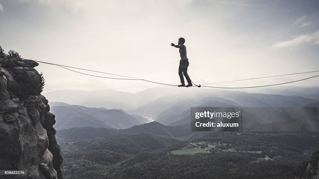 Highliner on tightrope