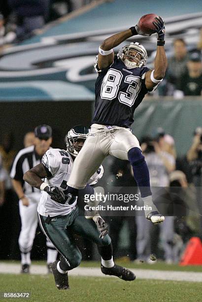 Cowboys wide receiver Terry Glenn catches a pass during the game between the Dallas Cowboys and the Philadelphia Eagles at Lincoln Financial Field in...