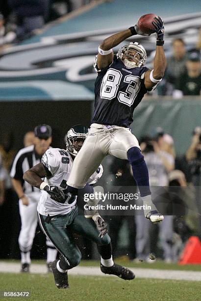 Cowboys wide receiver Terry Glenn catches a pass during the game between the Dallas Cowboys and the Philadelphia Eagles at Lincoln Financial Field in...