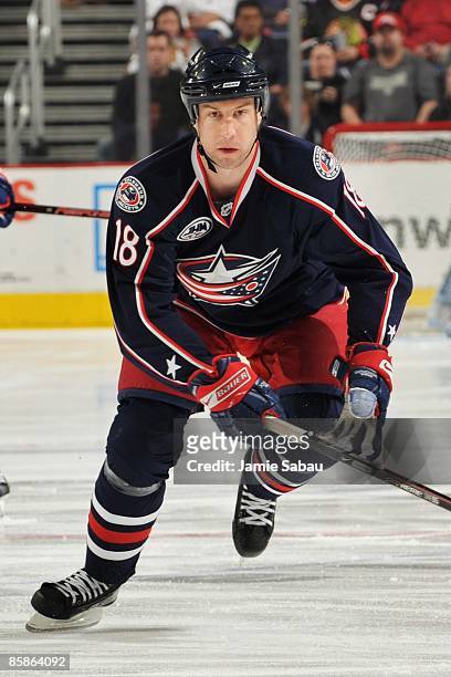 Forward R.J. Umberger of the Columbus Blue Jackets skates against the Chicago Blackhawks on April 5, 2009 at Nationwide Arena in Columbus, Ohio. The...