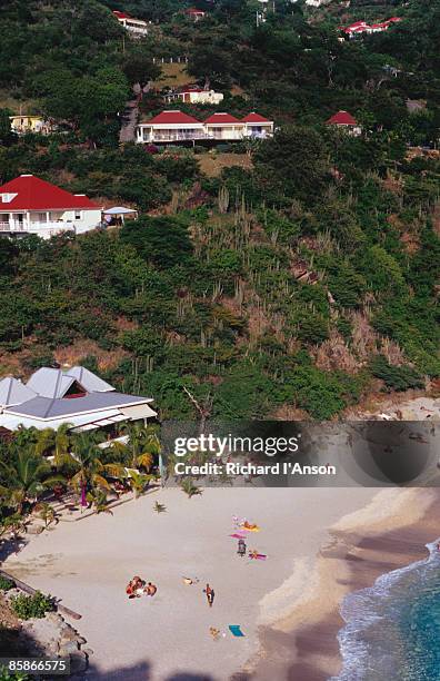 shell beach & boats in grande galet bay. - galet stockfoto's en -beelden