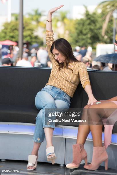 Kathryn Hahn visits 'Extra' at Universal Studios Hollywood on October 5, 2017 in Universal City, California.