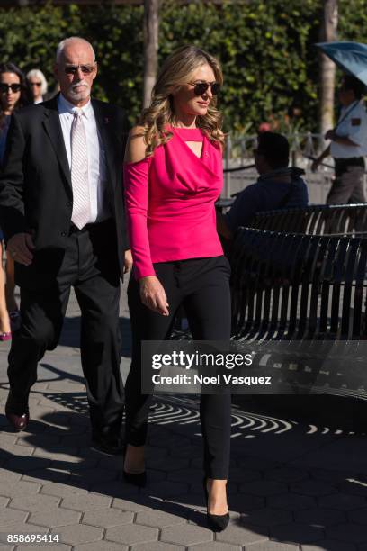 Elizabeth Hurley visits 'Extra' at Universal Studios Hollywood on October 5, 2017 in Universal City, California.