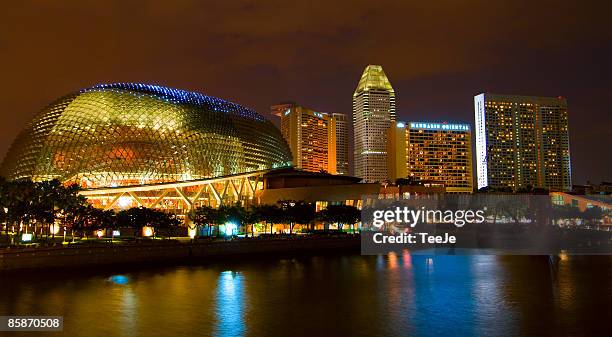 skylines reflecting in river at dusk - コンサートホール ストックフォトと画像