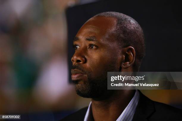 Dennis Lawrence head coach of Trinidad & Tobago looks on during the match between Mexico and Trinidad & Tobago as part of the FIFA 2018 World Cup...