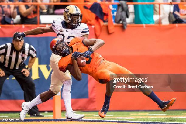 Wide receiver Steve Ishmael of the Syracuse Orange makes a touchdown reception during the second half against the Pittsburgh Panthers at the Carrier...