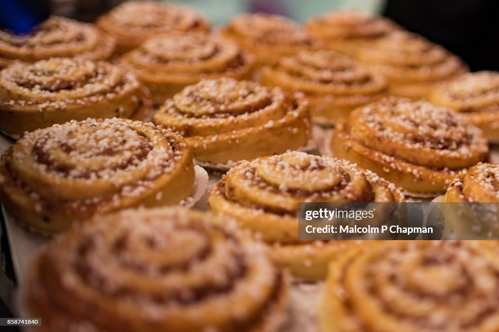 Christmas in Sweden - Cinnamon buns (Kanelbullar)