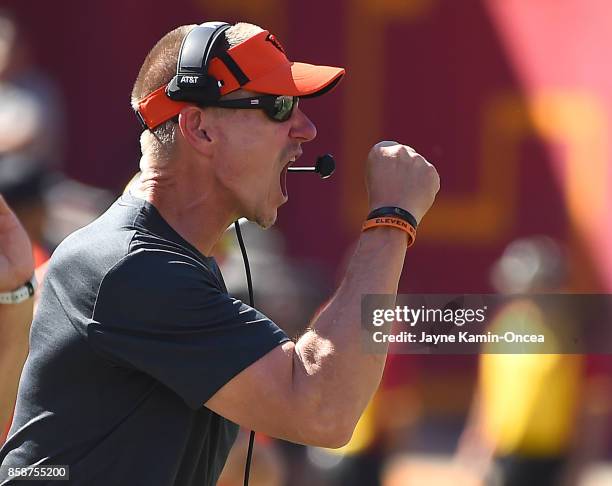 Head coach Gary Andersen of the Oregon State Beavers on the sidelines during the first half of the game against the USC Trojans at the Los Angeles...