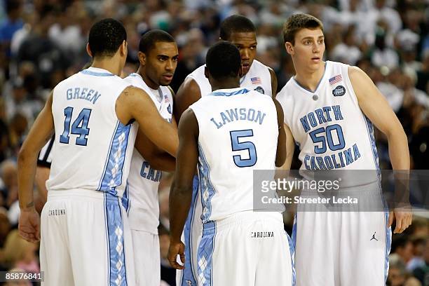 The North Carolina Tar Heels huddle up prior to playing against the Michigan State Spartans during the 2009 NCAA Division I Men's Basketball National...
