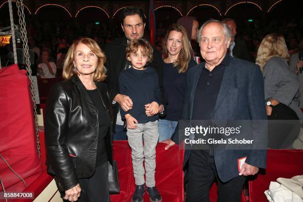 Senta Berger and her son Simon Verhoeven, grandson David Verhoeven, Nina and husband Michael Verhoeven during the premiere of the Circus Roncalli '40...