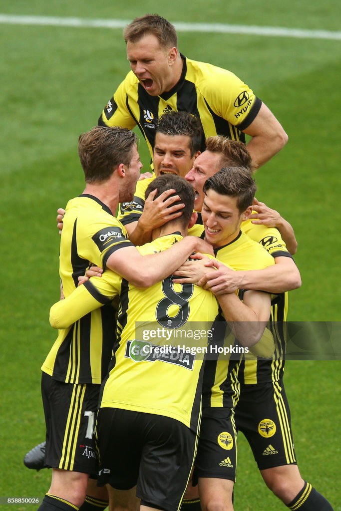 A-League Rd 1 - Wellington v Adelaide