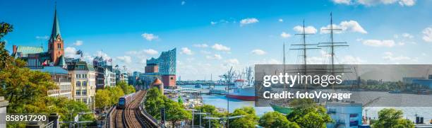 hamburg elbe hafen elbphilharmonie st pauli landungsbrucken stadt panorama deutschland - hamburg hafen stock-fotos und bilder