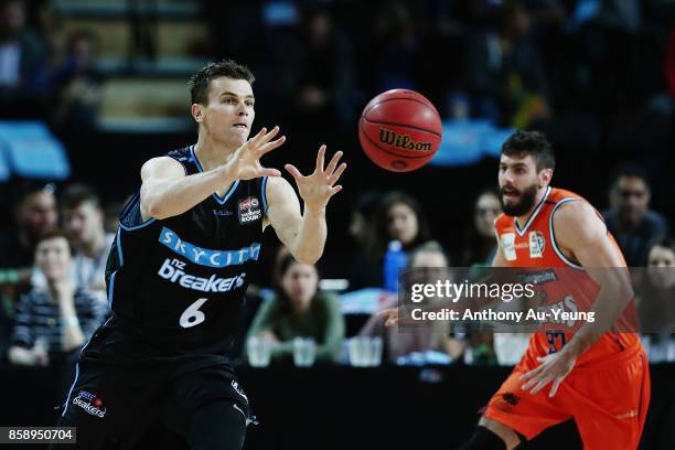 Kirk Penney of the Breakers in action during the round one NBL match between the New Zealand Breakers and the Cairns Taipans at Spark Arena on...