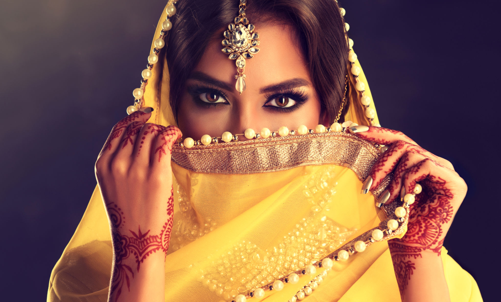 bride-with-eyeliner bride-with-eyeliner