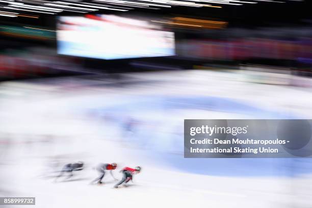 General view of the action as Charle Cournoyer of Canda and Daan Breeuwsma of the Netherlands compete in the Mens 5000m Relay Final during the Audi...