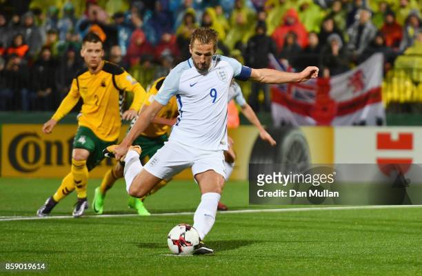 Harry Kane of England scores their first goal from the penalty spot during the FIFA 2018 World Cup Group F Qualifier between Lithuania and England at...
