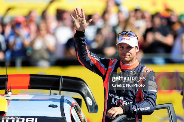 The Norwegian driver, Andreas Mikkelsen of Hyundai Motorsport, greeting the public assistants after finish the Rally Racc Catalunya Costa Daurada, on...