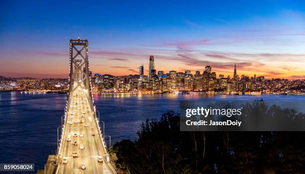 三藩市的天際線和灣大橋 - san francisco bay bridge 個照片及圖片檔