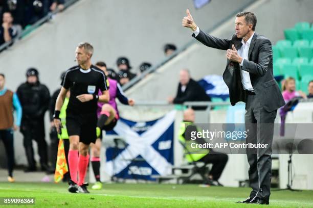 Slovenia's head coach Srecko Katanec gives instructions to his players during the FIFA World Cup 2018 qualification football match between Slovenia...