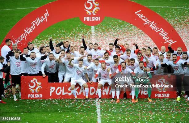 Poland celebrate after qualifying for the 2018 World Cup after the FIFA 2018 World Cup Qualifier between Poland and Montenegro on October 8, 2017 in...