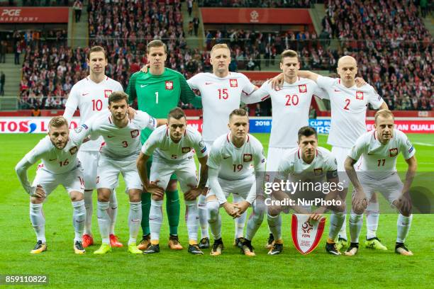 The Polish national footbal team poses for photo during the FIFA World Cup 2018 Qualifying Round Group E match between Poland and Montenegro at...