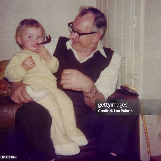 me & grandad - baby grandpa imagens e fotografias de stock