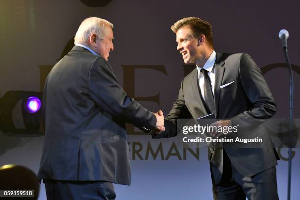 Thomas Rupprath presents the German Boxing Award "Herqul" to Ulli Wegner at the Besenbinderhof on October 8, 2017 in Hamburg, Germany.