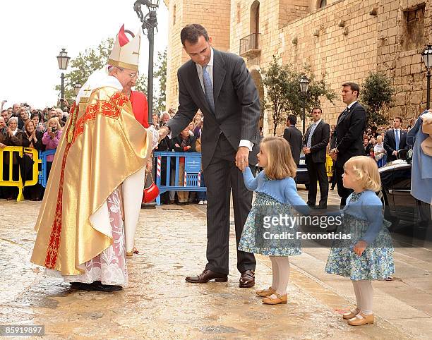 Prince Felipe of Spain, Princess Leonor and Princess Sofia attend Easter Mass at Palma de Mallorca Cathedral, on April 12, 2009 in Mallorca, Spain.