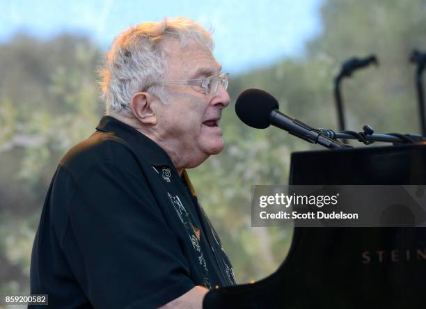 Singer Randy Newman 975 Francisco Newman Stock Photos, High-Res Pictures, and Images ...