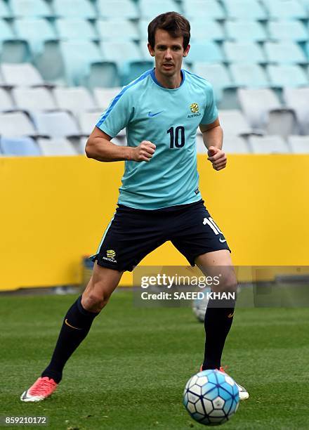 Rob Ruse 2,132 Robbie Kruse Photos & High Res Pictures - Getty Images