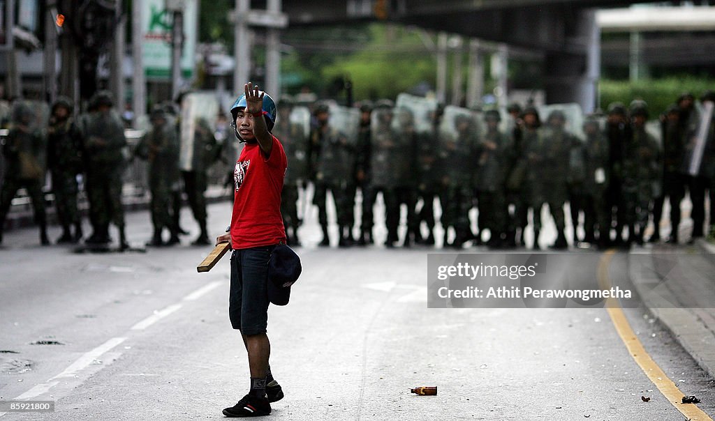 Soldiers Open Fire On Anti Government Supporters