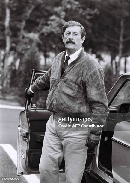 Photo de l'acteur français Jean Rochefort prise le 27 septembre 1986 à Orléans pendant le tournage du long métrage de Dominique Chaussois "Le...