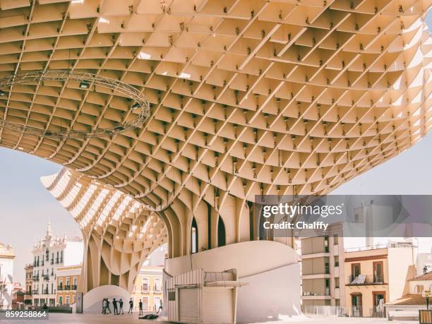 metropol parasol (by architect jurgen mayer h) in seville. - plaza de la encarnación stock pictures, royalty-free photos & images