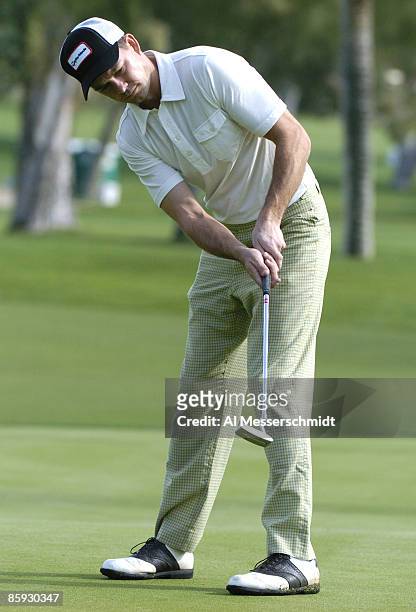 Adrian Young competes in the second round of the 2005 Bob Hope Chrysler Classic at Tamarisk Country Club in Rancho Mirage, California January 27,...