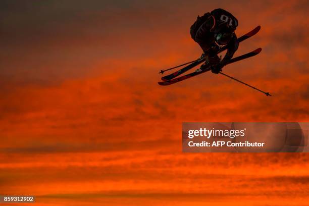 Freestyle skier, Alex Hall performs a jump during the Sosh Big Air festival in Annecy on October 7, 2017. / AFP PHOTO / CHRISTOPHE SIMON