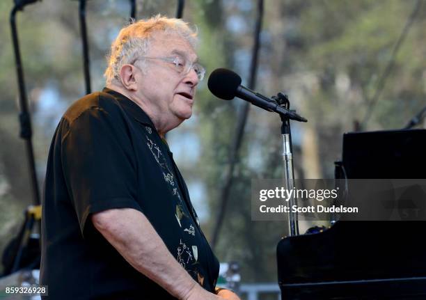 Singer Randy Newman 1,001 Francisco Newman Stock Photos, High-Res Pictures, and Images ...