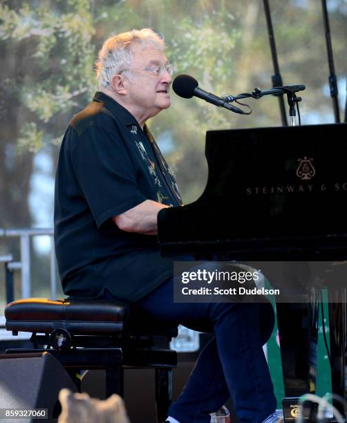 Singer Randy Newman 1,001 Francisco Newman Stock Photos, High-Res Pictures, and Images ...