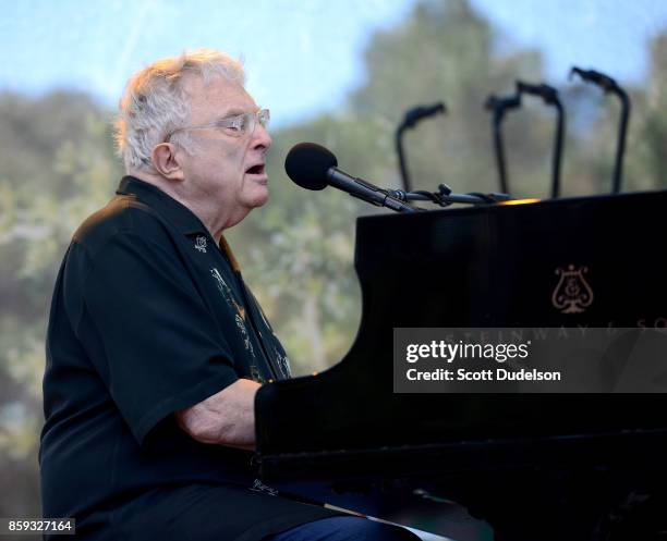 Singer Randy Newman 975 Francisco Newman Stock Photos, High-Res Pictures, and Images ...