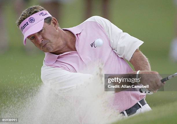 Dana Quigley comes out of the sand on 18 on the first of two playoff holes, during the final round of the 2005 JELD-WEN Tradition at The Reserve...