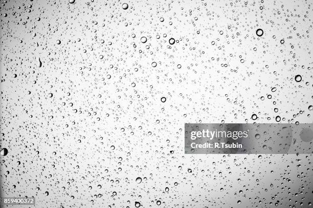 abstract water drops - bubbles photos et images de collection