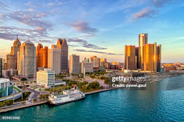 panorama aérien de detroit - front de mer photos et images de collection