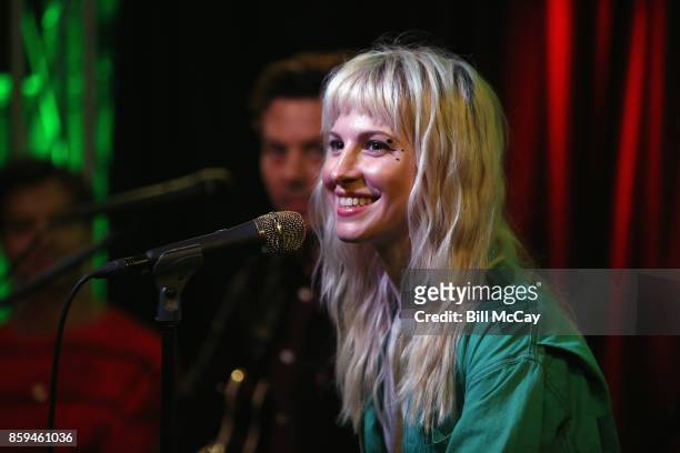 Hayley Williams of Paramore performs at Radio 104.5 Performance Theater October 9, 2017 in Bala Cynwyd, Pennsylvania.