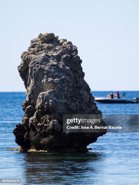 rocky formation inside the sea in the shape of island  of the island of tabarca in the costa blanca. tabarca island in alicante, valencian community, spain. - tabarca stockfoto's en -beelden